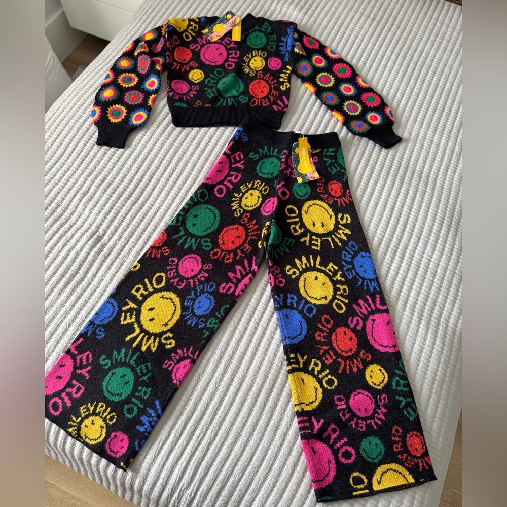 New Farm Rio Colorful Smiley Set Collection
